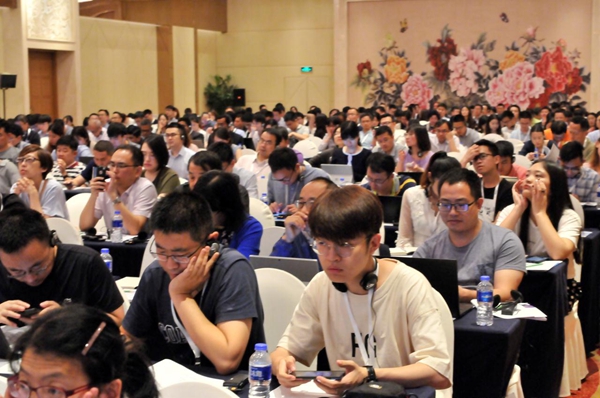 化纤专业活动 | 第十九届中國(guó)國(guó)际聚酯来了，及时扫描！免费登记！